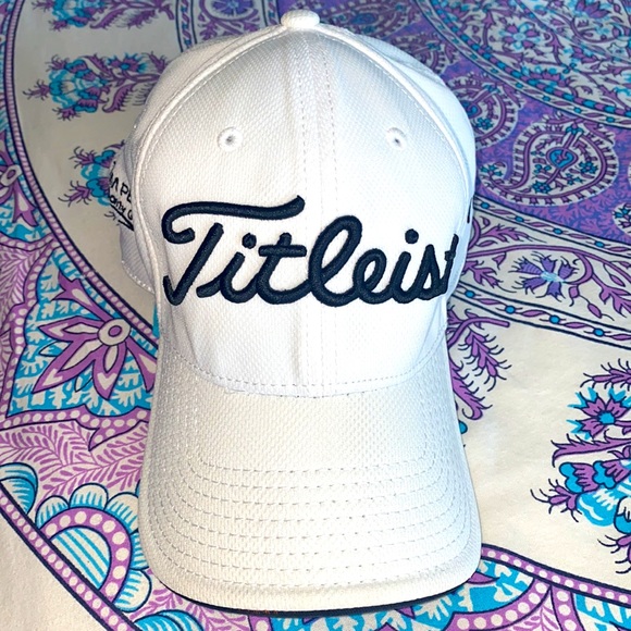 Titleist golf cap in white, M-L